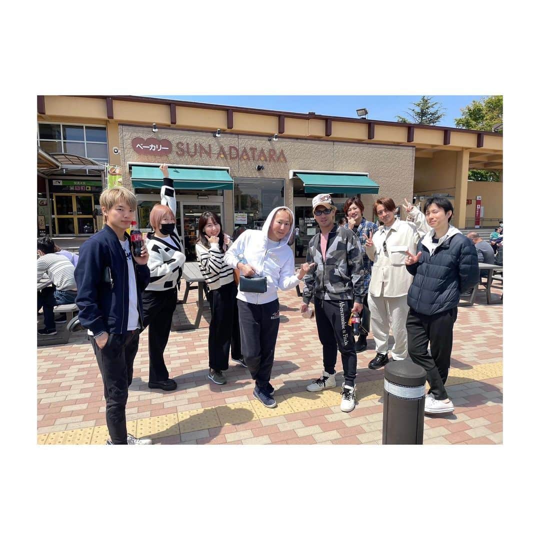村井麻友美さんのインスタグラム写真 - (村井麻友美Instagram)「バダバタで更新出来ていませんでしたが… 『EXTENSION!』が無事に終わり、いよいよ明日は康楽館公演『Gaudium!』初日です！！  3年目の康楽館。 今年はラテンショー！！ まだまだ寒い秋田！ 熱くしますよ！！ 皆さんも盛り上がって下さいね♪♪♪ ＊ ＊ ＊ #FabulousRevueBoys #Gaudium #康楽館 #国の重要文化財 #芝居小屋 #秋田 #小坂町  #レビューショー  #神崎順 さん #10carats #五条まい さん #すばる未来 ちゃん #村井麻友美」4月25日 22時17分 - mayumi_murai817