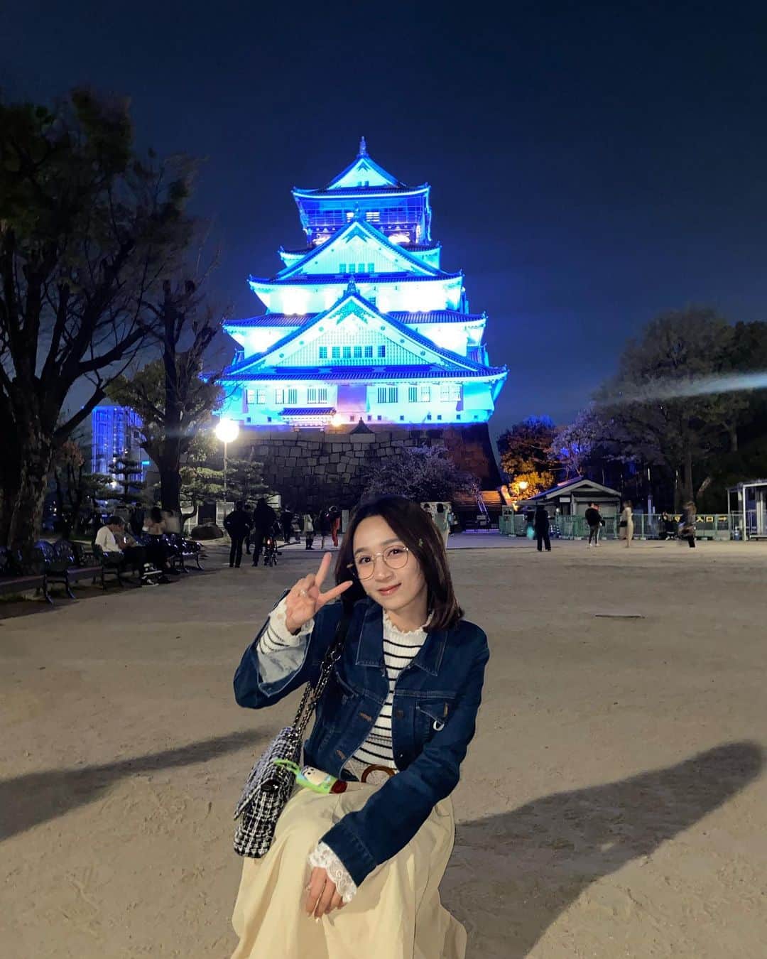 アヤナ・シャハブさんのインスタグラム写真 - (アヤナ・シャハブInstagram)「Osaka castle 🏰   *sisa foto di jepang*」4月25日 22時27分 - ayanashahab