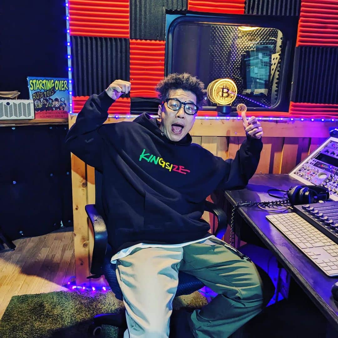 NG HEADのインスタグラム：「昨日は神戸MAD HILLS studioでダブ録りでした 10発録ったんでどっかの現場で聞いてなー😆」