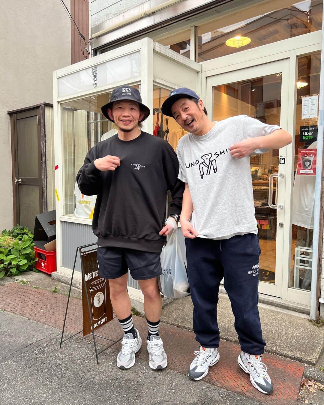 宇野薫のインスタグラム：「Holyshit Cafe で UNO SHIT !! 井上さんありがとうございました  #UNOSHIT #HOLYSHITCAFE #KAMINOGE #ホーリーシットカフェ」