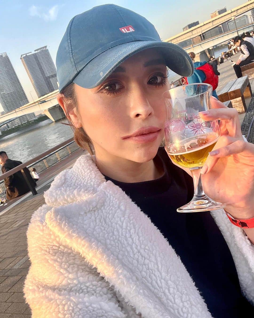 のインスタグラム：「毎年欠かさず行ってるベルギービールフェスも行けちゃったわ🇧🇪🍻🙌 ビールはドイツが1番と思ってたけどベルギーで本場の飲んでからはベルギーいっちゃんスキっ🧡  #belgianbeerweekend」