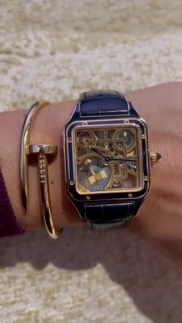 Harrodsのインスタグラム：「#Cartier took on a new challenge this year with its Santos-Dumont skeleton watch – all in the spirit of the timepiece’s namesake, pioneering aeronaut Alberto Santos-Dumont. A tribute to his life and achievements, it features a miniaturised oscillating weight in the shape of the Demoiselle, a trailblazing aircraft he designed in 1907.  Find Cartier in Fine Jewellery on the Ground Floor, at harrods.com and through our Personal Shopping service.  #Harrods #HarrodsFineWatches #WatchesandWonders2023」