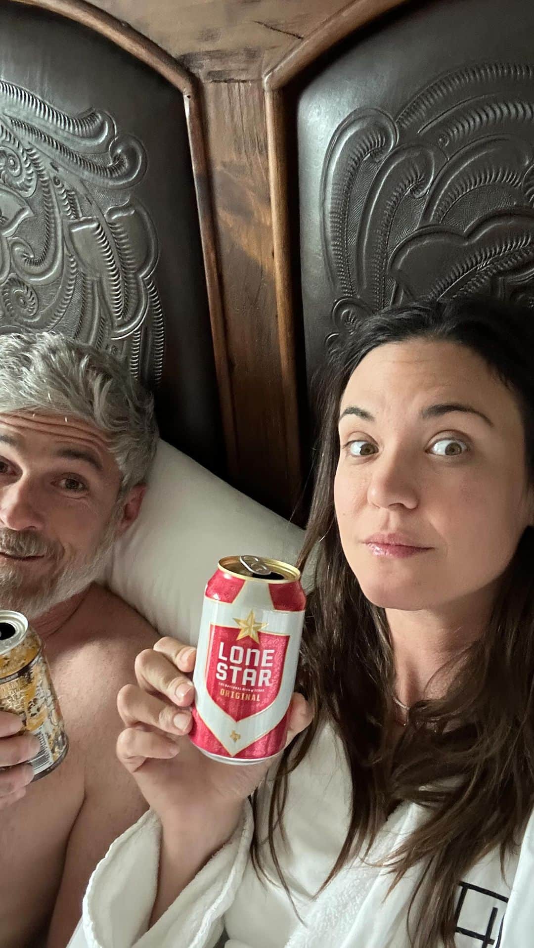 オデット・アナブルのインスタグラム：「Wow. Fort Worth, you were a damn good time. Mom and dad got away for a weekend to unwind, explore a new city, sleep in, eat great food and see old friends. It was a weekend we will never forget ♥️🤠」