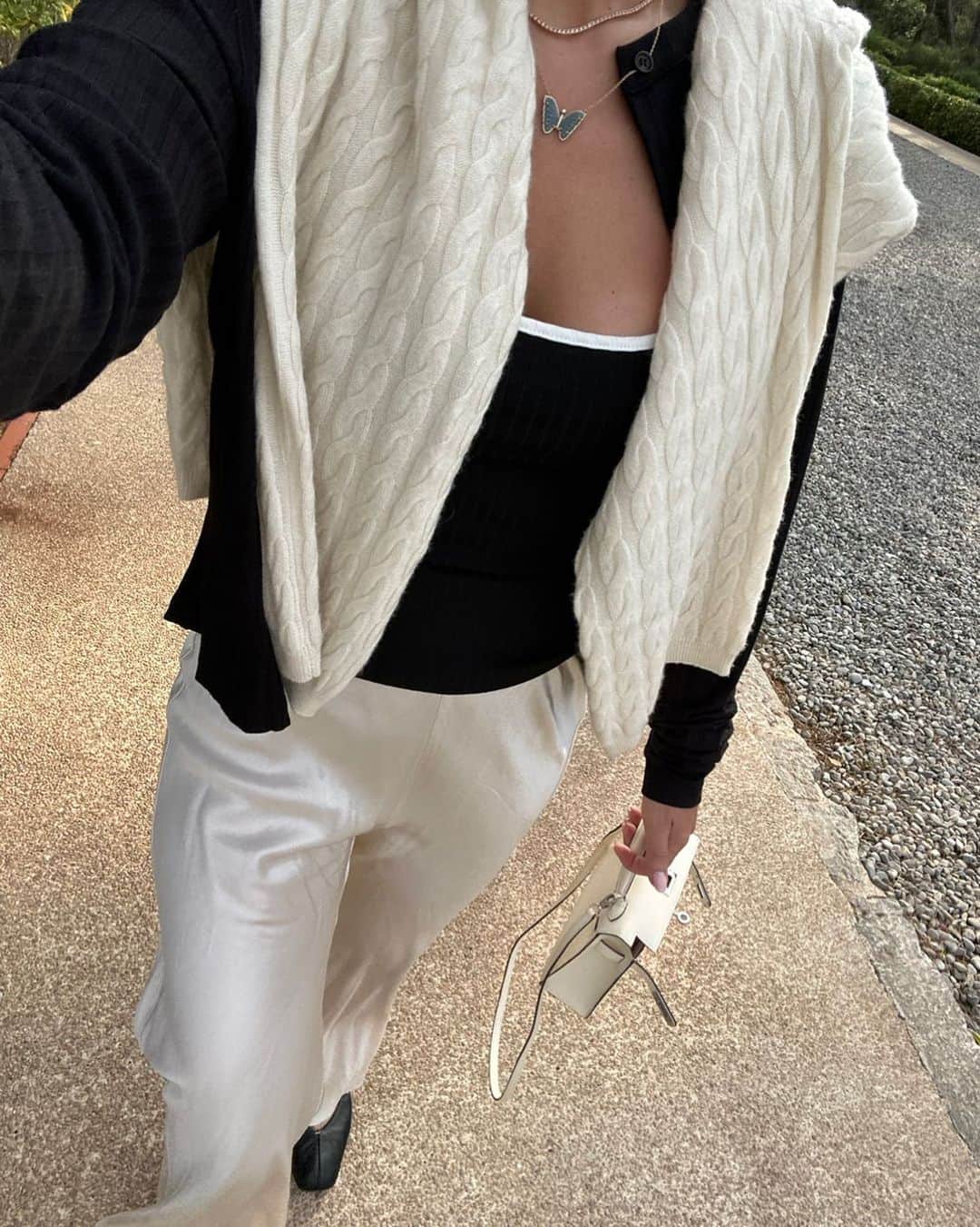 Marianna Hewittのインスタグラム：「🤍 details 🖤」