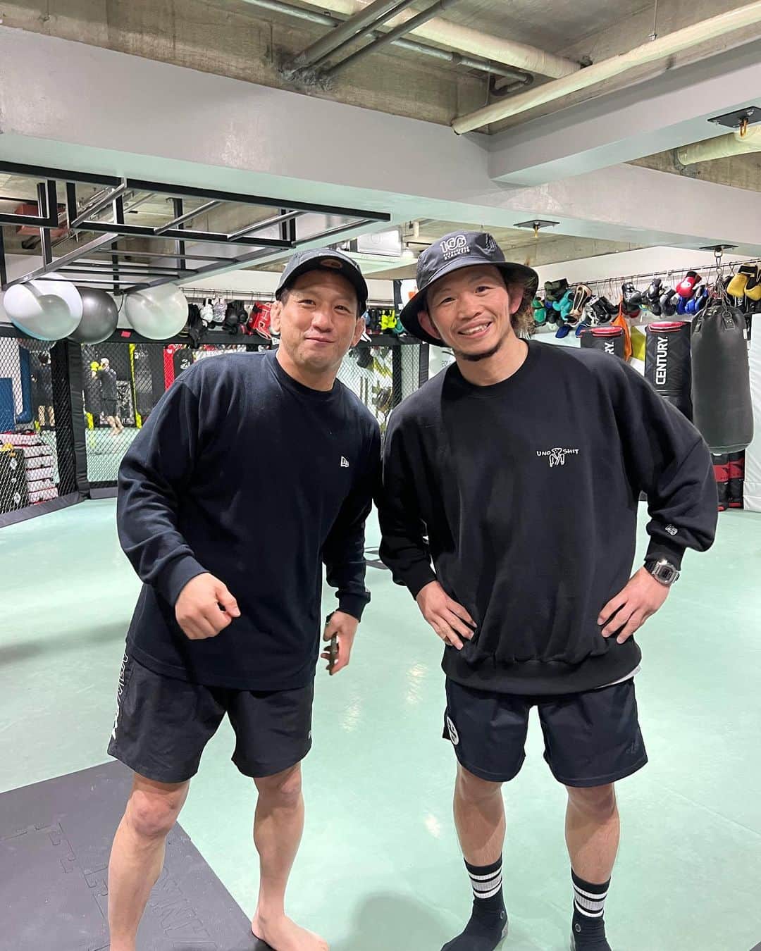 宇野薫のインスタグラム：「グッドスキル いつ来てもオシャレなジムです!!  みっちゃん 突然お邪魔してごめんねw  ありがとうございました‼︎  @goodskillgym @eijimitsuoka  #グッドスキル #グッドスキル三軒茶屋 #光岡映二」