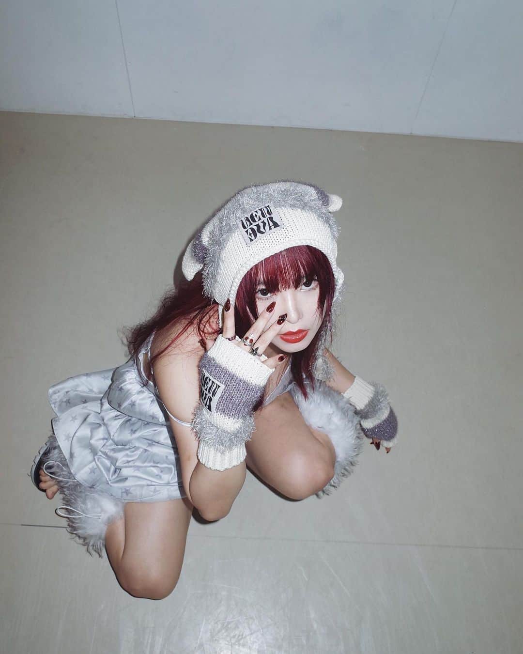 なつかのインスタグラム：「✧･ﾟ: *✧･ﾟ:*✧･ﾟ: *✧･ﾟ:*  ✮MIX HAIR CAT BEANIE  ✮MIX HAIR ARM WARMER @newave_star   #pr」