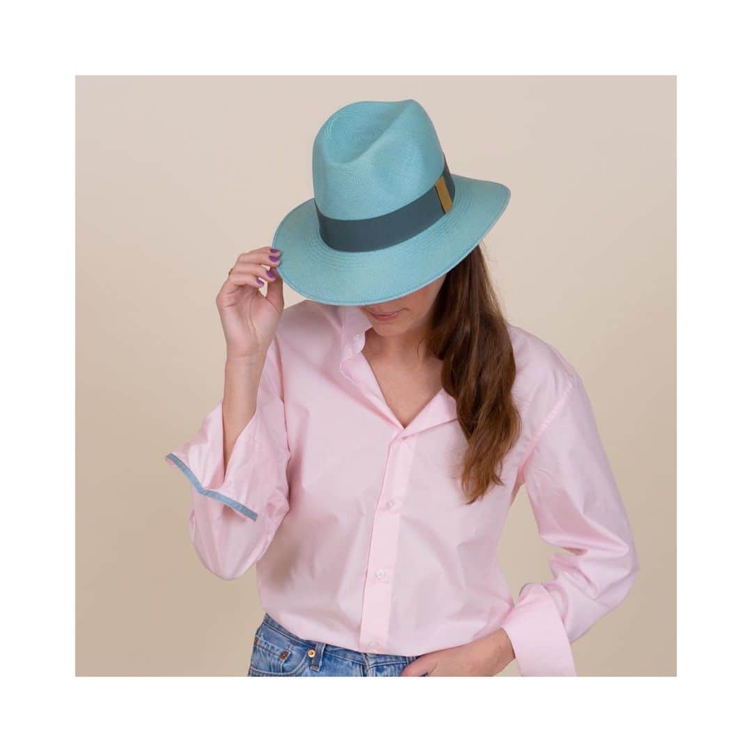 ラ・スリーズ・シュ・ル・シャポーのインスタグラム：「Craquez pour notre modèle « classic » aux notes pastel à croquer comme des macarons ! Déclinés en 4 couleurs fraiches et gourmandes. #lacerisesurlechapeau #chapeauxparis #chapellerieparis #chapeliereparis #panama #chapeaupanama #collectionété2023 #putsomecolorinyourlife」