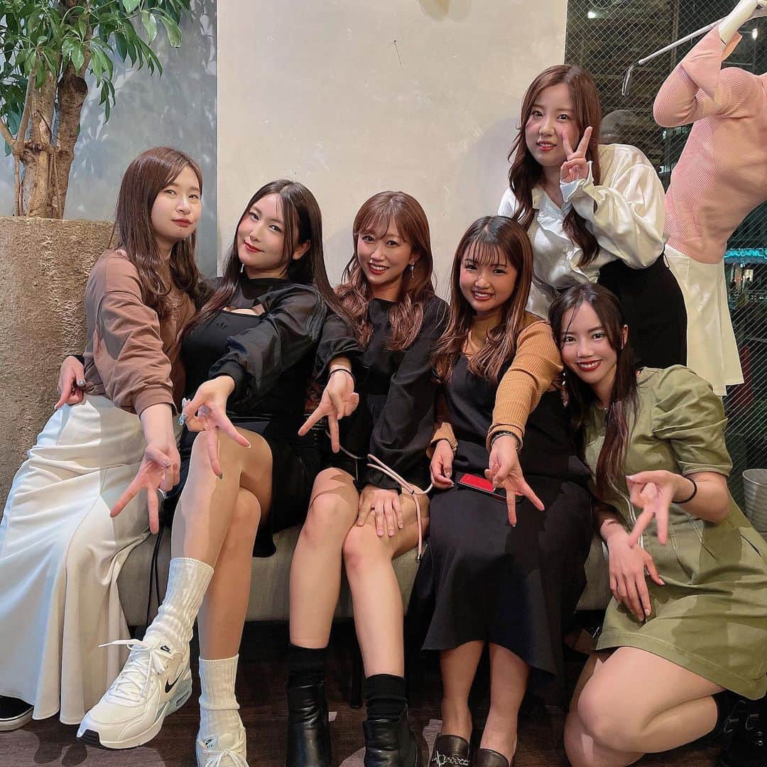 のインスタグラム：「@golflandbalmy_official  シュミゴル交流会💓 . . .  #ゴルフ女子#ゴルフ男子#ゴルフ初心者#ごるふ女子#ごるふ男子#ゴルフ女子初心者#ゴルフコーデ#ゴルフウェア#インスタゴルフ女子#インスタゴルフ部#女子ラウンド#高尔夫#골프#美脚#ミニスカ#美脚#脚やせダイエット#足痩せ#トレーニング」