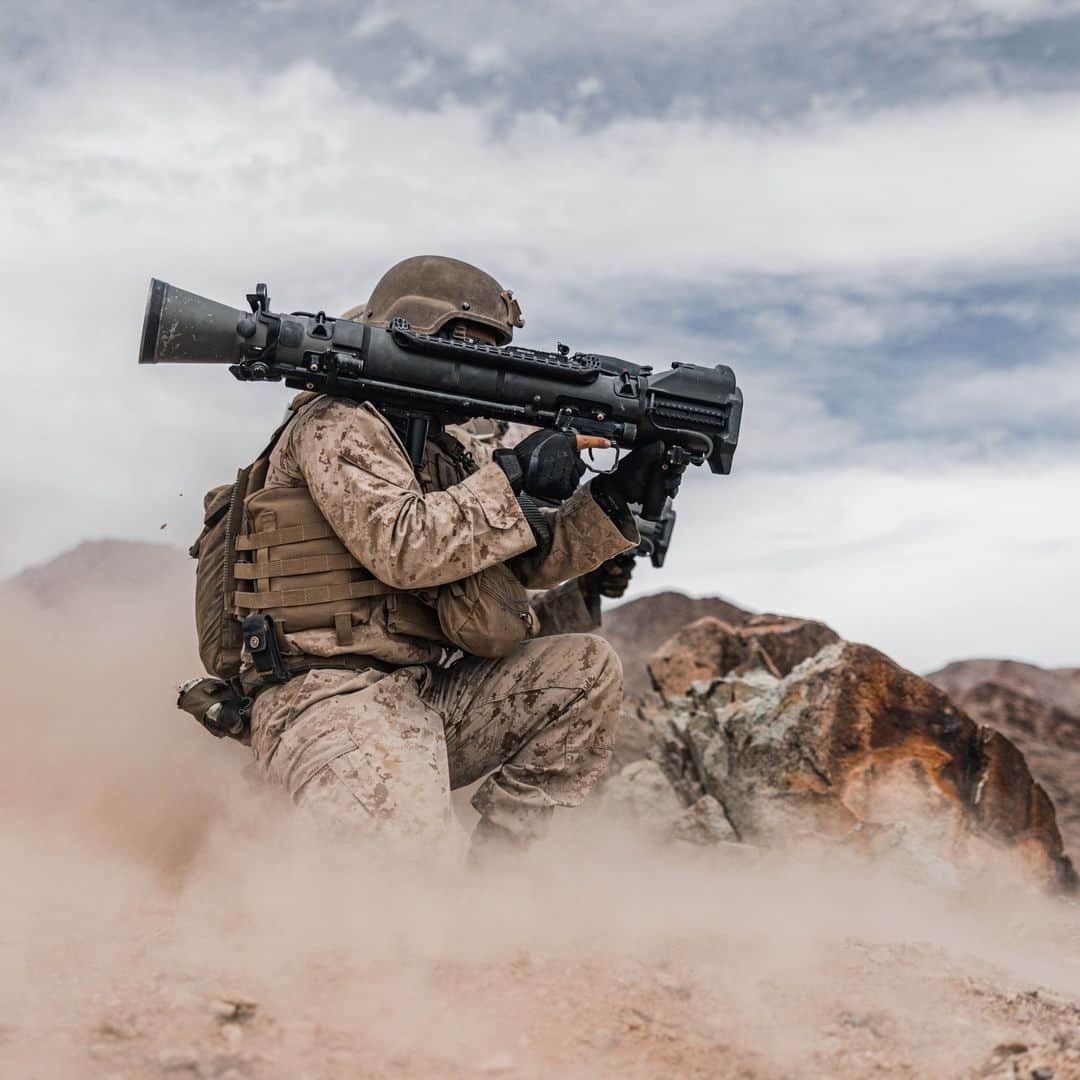 アメリカ海兵隊のインスタグラム：「ITX 💥   📍 @thecombatcenter (April 12, 2023)  #Marines with @2dmardiv conduct live-fire ranges 400 and 410a during Integrated Training Exercise (ITX) 3-23.  ITX creates a challenging, realistic training environment that produces combat-ready forces capable of operating as an integrated Marine Air-Ground Task Force.   📷 (U.S. Marine Corps photos by Lance Cpl. Justin J. Marty)  #USMC #MarineCombatArms」