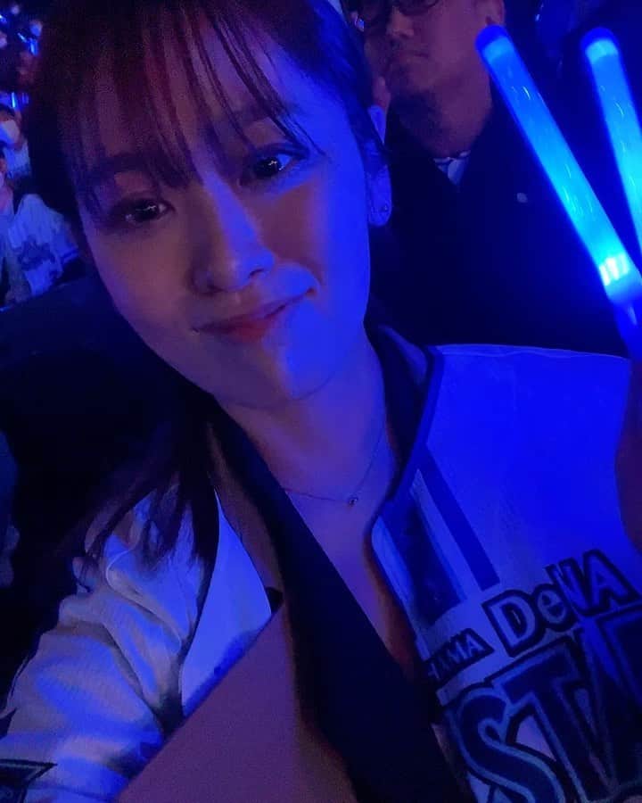 のインスタグラム：「今日はイベントデーで『BLUE☆LIGHT SERIES 2023 〜SPRING〜』 試合後に相川七瀬さんのライブ！！  みんな知ってる曲ばかりで楽しかった〜！  配布のペンライトもかわいい。 去年の分と2本使い！」