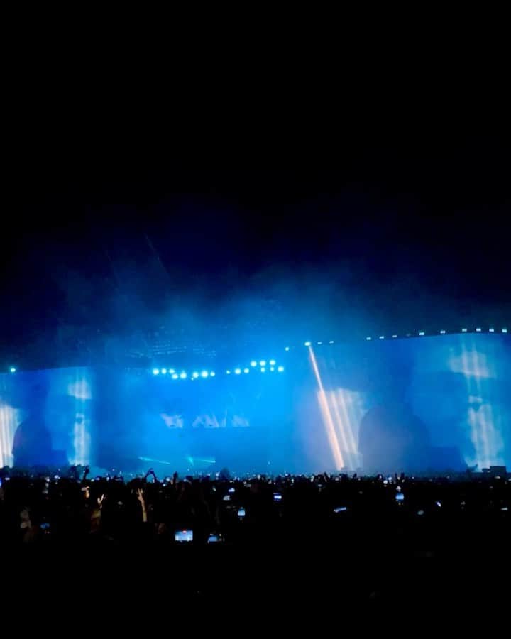 カルヴィン・ハリスのインスタグラム：「100k people singing these songs is some buzz Few moments from the last 2 weekends」
