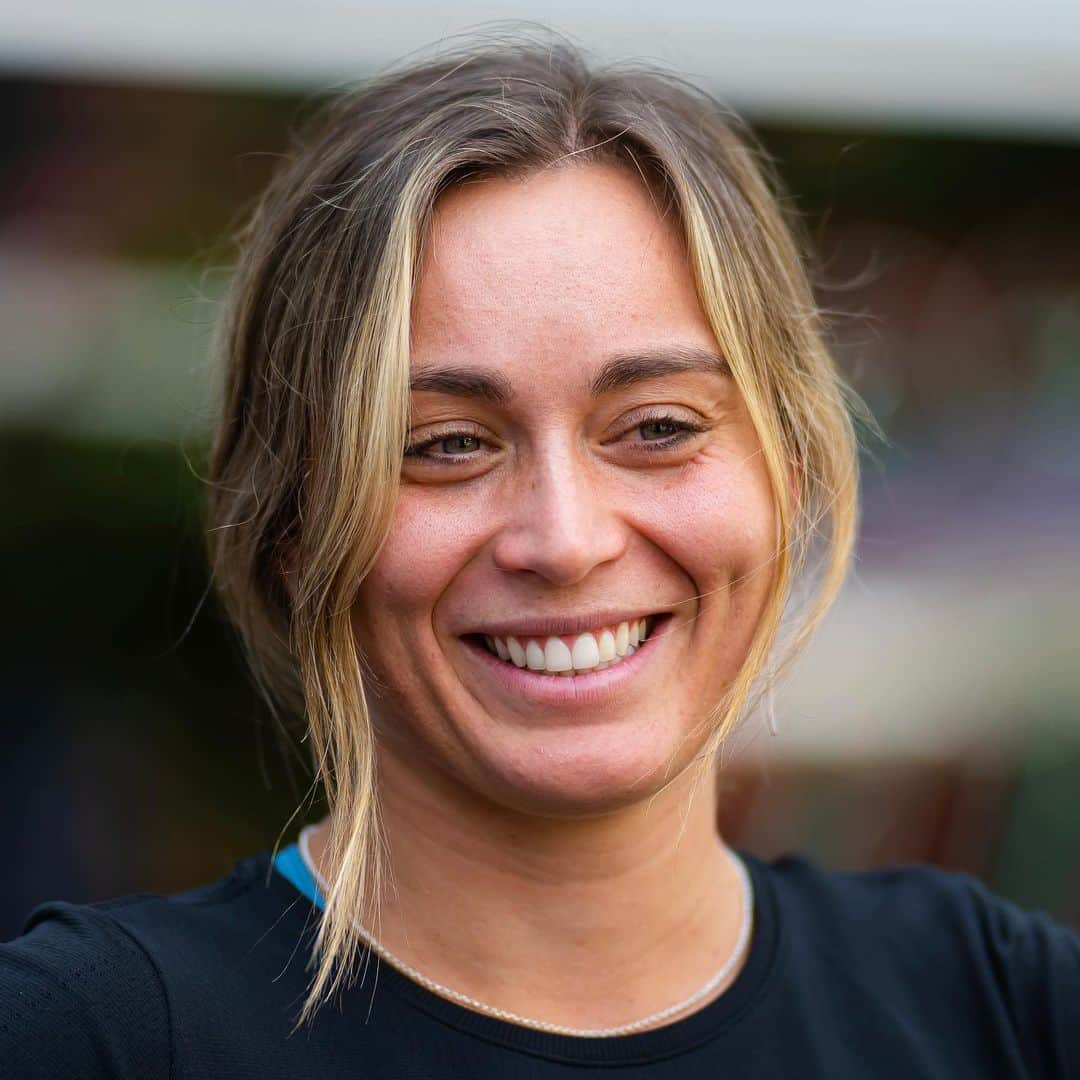 WTA（女子テニス協会）さんのインスタグラム写真 - (WTA（女子テニス協会）Instagram)「All smiles 😊  Getting ready to kick off their week on the red clay in Madrid 🇪🇸  #MMOPEN」4月26日 0時39分 - wta