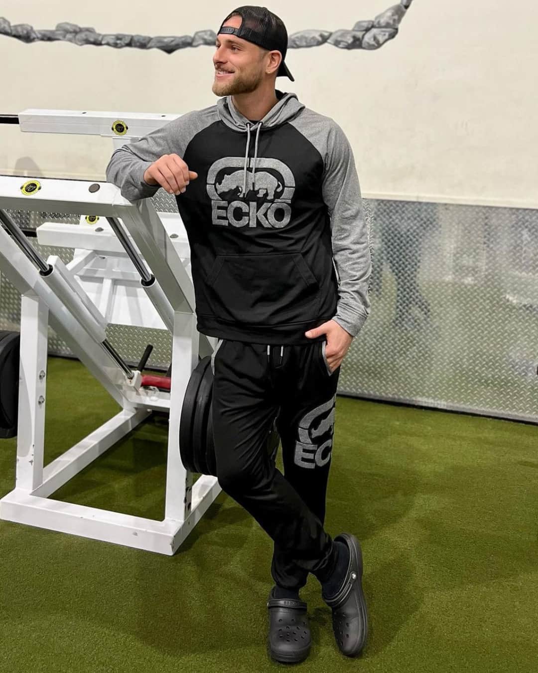 エコーレッドのインスタグラム：「Rep the rhino  📸: @derekprattfit」