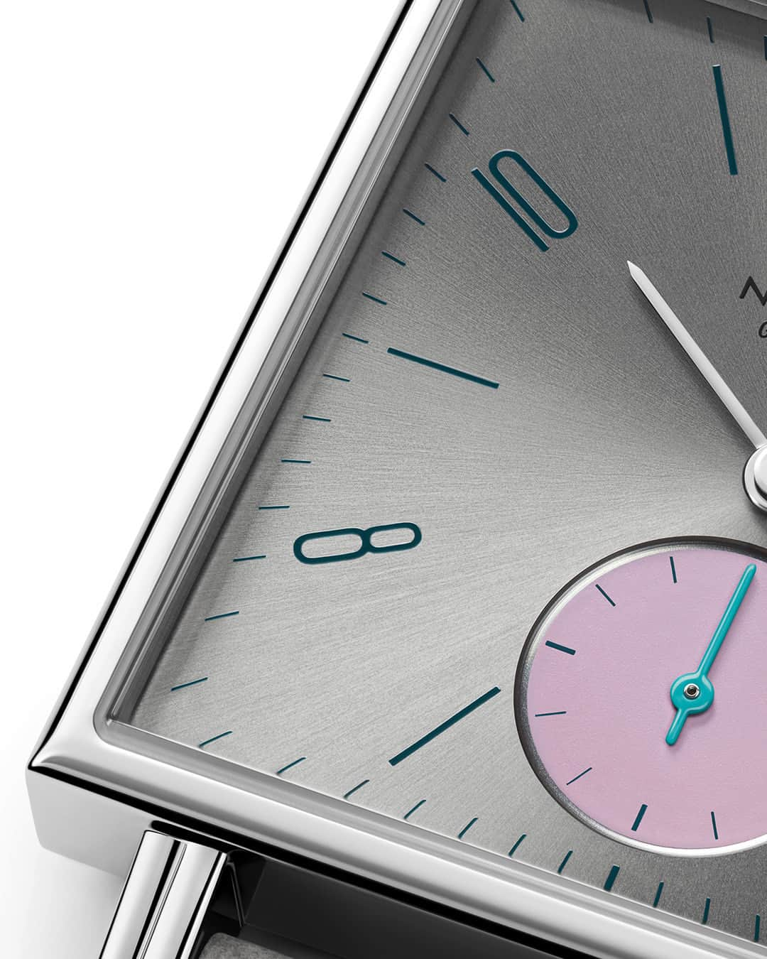 ノモスさんのインスタグラム写真 - (ノモスInstagram)「Die Unerreichbare: This brand-new version of our Tetra model features a shimmering silvercut dial, contrasting sub-seconds in pink—and, as always at NOMOS Glashütte, a highly precise in-house movement. Tap for more.  #nomos #nomosglashuette #glashütte #madeinglashuette #nomostetra #watchmaking #kaprizioese #fuchsteufelswilde #wildentschlossene #unerreichbare #watchlover #nwa #newwatchalert #luxurywatch」4月26日 1時02分 - nomos_glashuette