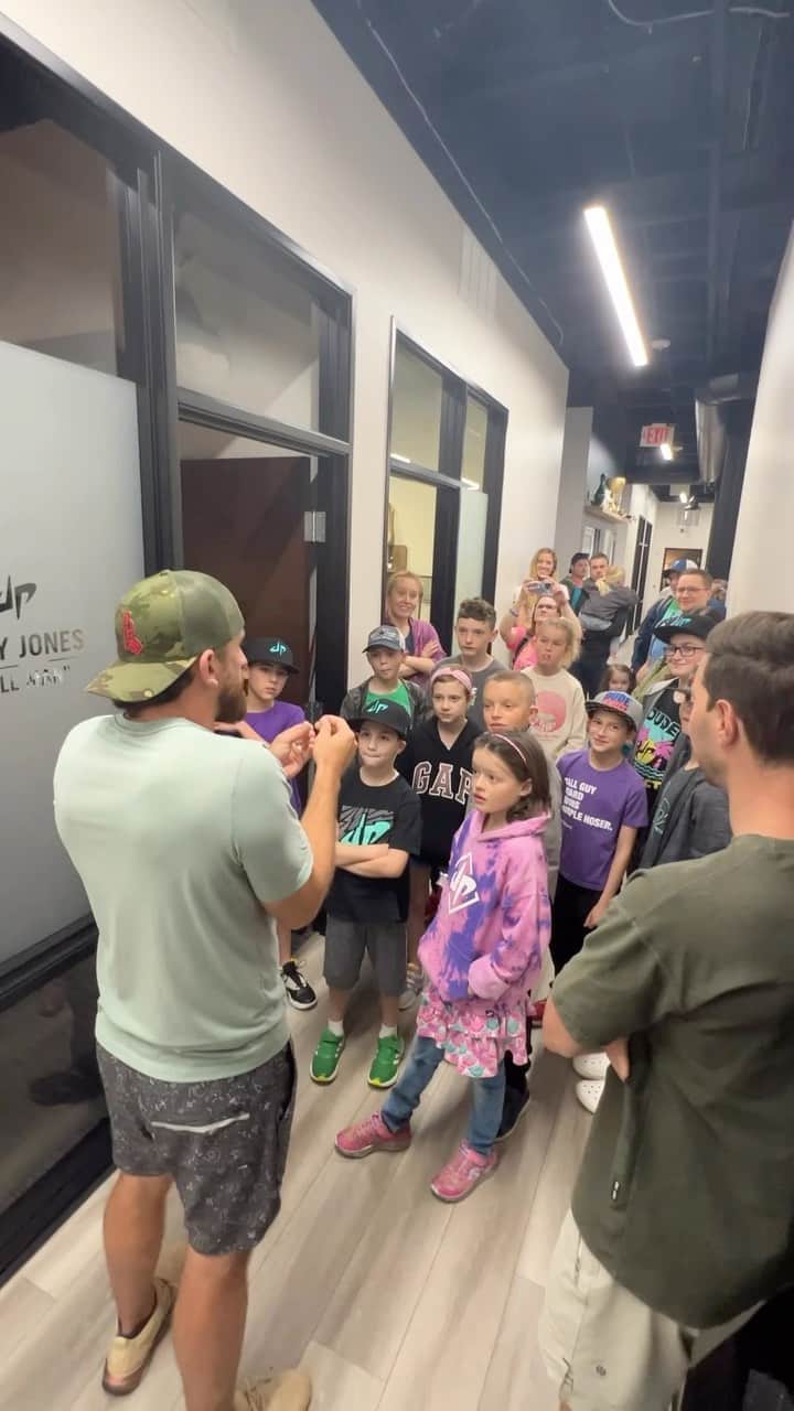 Dude Perfectのインスタグラム：「One of our favorite days of the year!!! We’re grateful for our friends at @makeawishamerica & @makeawishnt!」