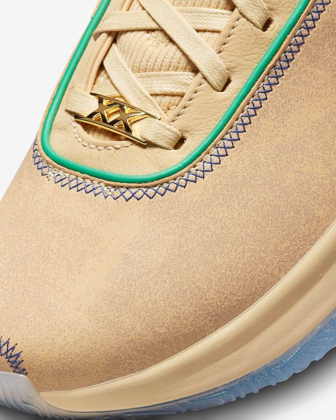 Nice Kicksさんのインスタグラム写真 - (Nice KicksInstagram)「Nike is paying tribute to @kingjames' inner circle of business partners with a special edition Nike AF1 and Nike LeBron 20 🐴♟️」4月26日 1時11分 - nicekicks