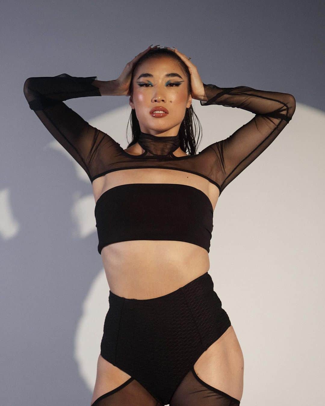 のインスタグラム：「🌕🌙  Shot by @eyeofmoncef  Makeup by @tayashawki  📍 @rtg.studios   #photoshoot #losangeles」