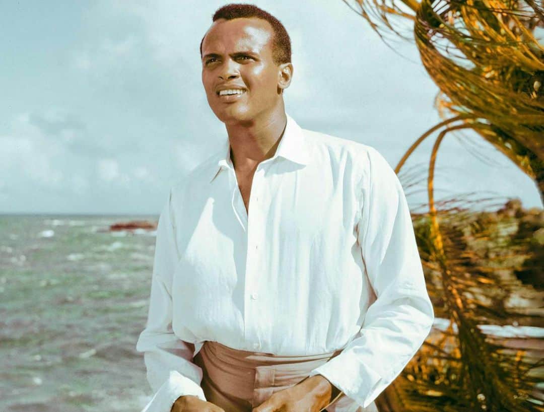ジェニファー・ハドソンのインスタグラム：「So sad to hear about the passing of the legendary Harry Belafonte. Through his work in television, music, film, and stage, he broke down barriers across the entire industry, and so many of us today are forever indebted to him ! So thank you, Mr. Belafonte, for your lasting impact and legacy !   📷: Getty Images」