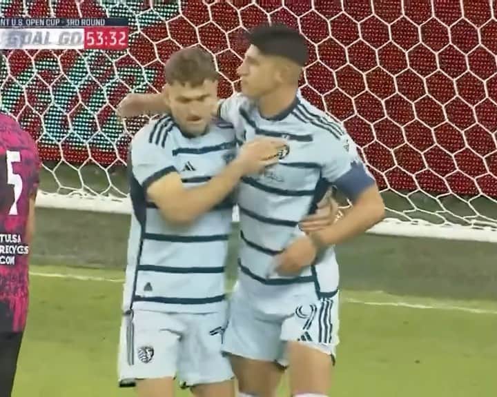 Major League Soccerのインスタグラム：「@alan_pulido17 scores his first goal since returning from the injury he suffered over 500 days ago. You love to see it. 😍  🎥: @opencup | #USOC2023」