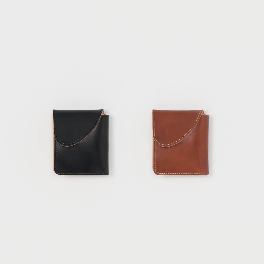 エンダースキーマのインスタグラム：「The cordovan items will be available from the 29th of Apr. Flagship stores @sukima_shop and retailers.  model: wallet, half folded wallet, L purse, fastened wallet, folded card case, key bundle (*cordovan) color: natural, black  #henderscheme #2023ws」