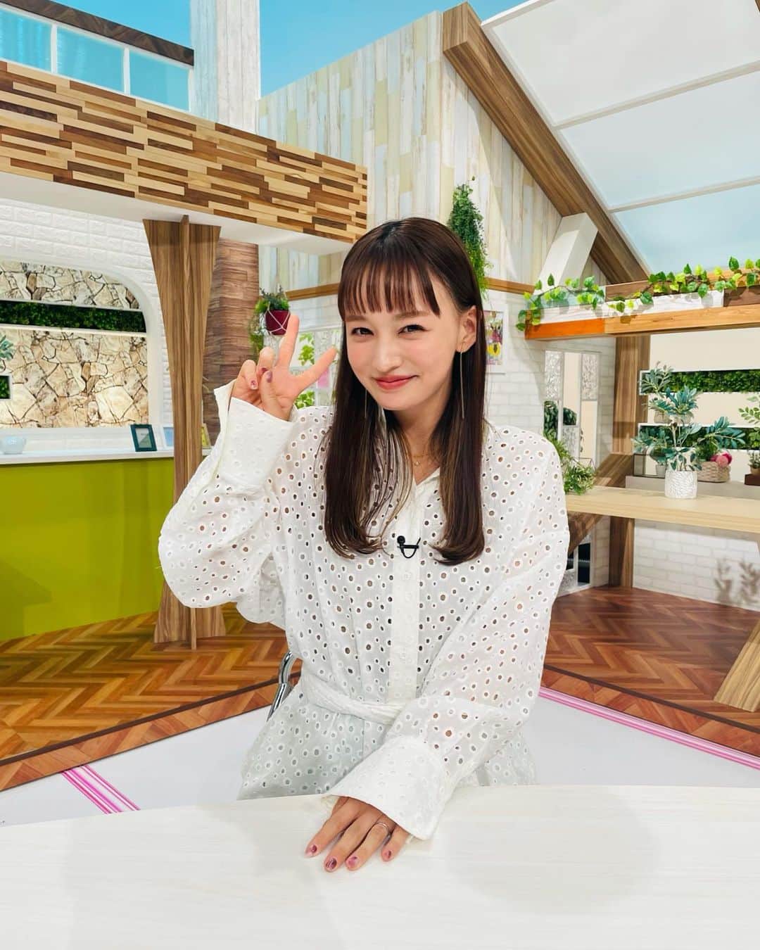 渡部麻衣のインスタグラム：「私の地元！大好きな広島！ 今回広島の夕方の番組【テレビ派】で 月１レギュラーが決まりました✨  毎月末の出演になるので 広島の皆様是非ご覧ください！ （ロケもたくさんするよ♡）  ずっと観てた番組に 自分が出る日が来るなんて…☺️✨  #広島テレビ #テレビ派」