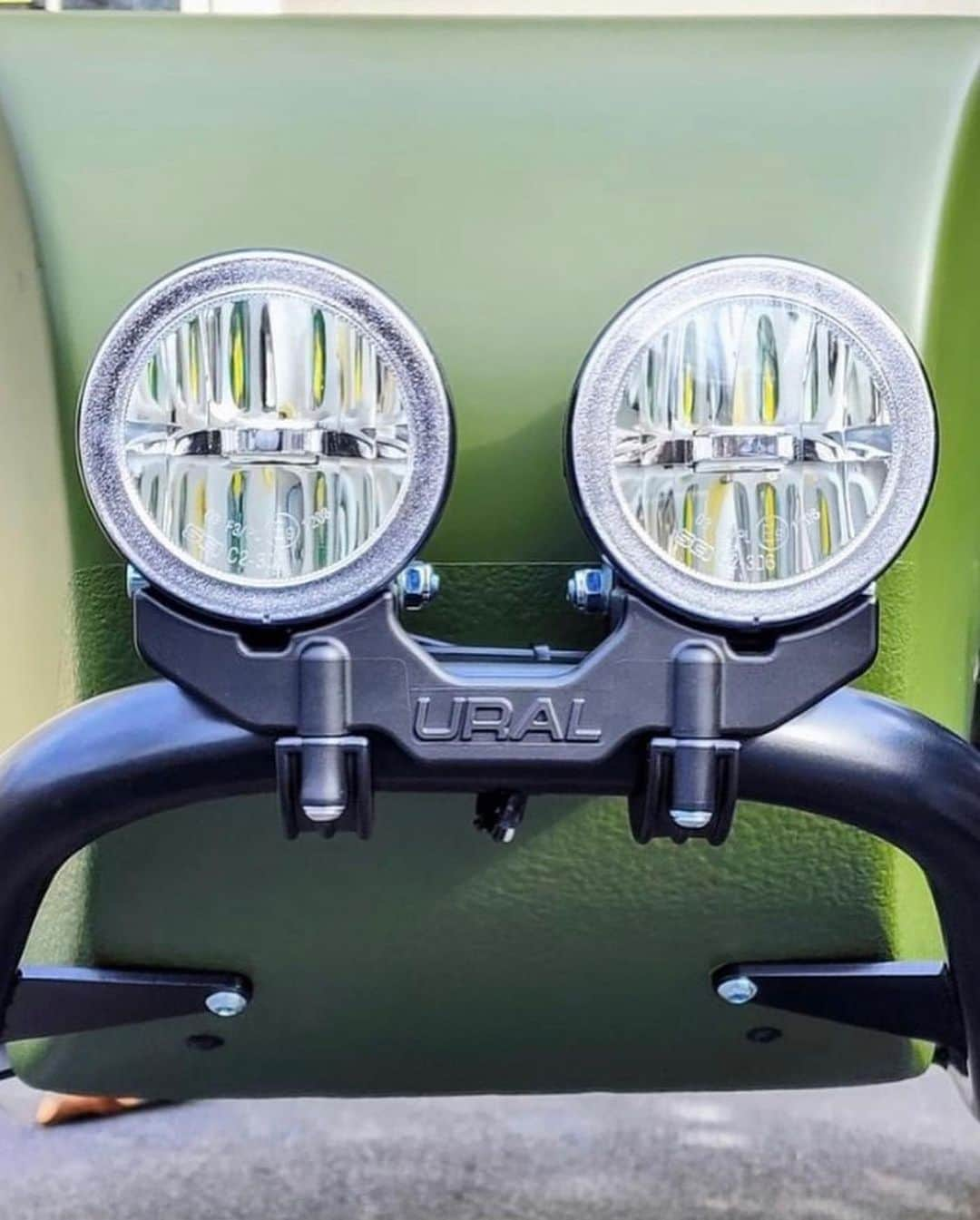 Ural Motorcyclesさんのインスタグラム写真 - (Ural MotorcyclesInstagram)「新緑季節は美しいけど、すぐ終わるね〜新緑色のウラルはずっとフレッシュ！😁 あなたの希望に合わせて、90色以上の豊富なカラーバリエーションの選択肢のほか、世界に一台もないオリジナルカラーの注文も可能！ 詳細は御近所のディーラー店へ @uralnewengland」4月26日 11時15分 - ural_japan_official