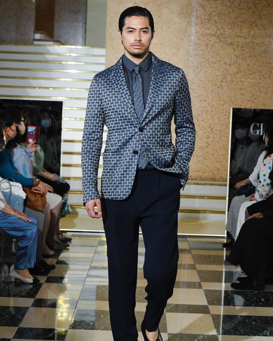 三渡洲舞人さんのインスタグラム写真 - (三渡洲舞人Instagram)「Giorgio Armani. #fashion#suits#show#armani#giorgioarmani#fashionshow」4月26日 12時01分 - maitoo