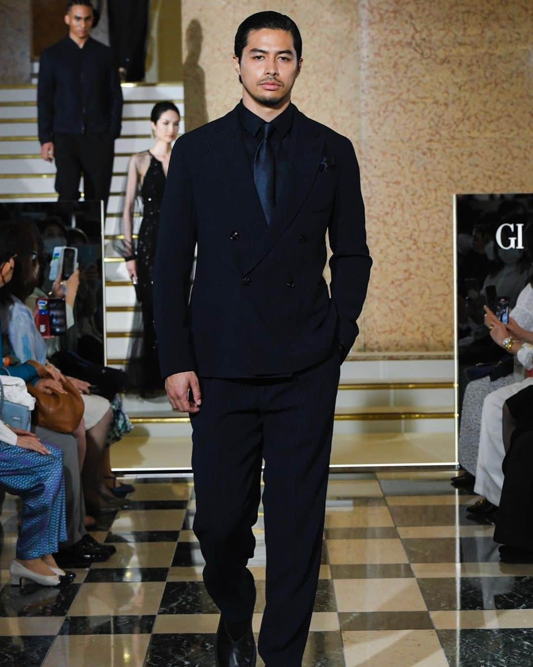 三渡洲舞人さんのインスタグラム写真 - (三渡洲舞人Instagram)「Giorgio Armani. #fashion#suits#show#armani#giorgioarmani#fashionshow」4月26日 12時01分 - maitoo