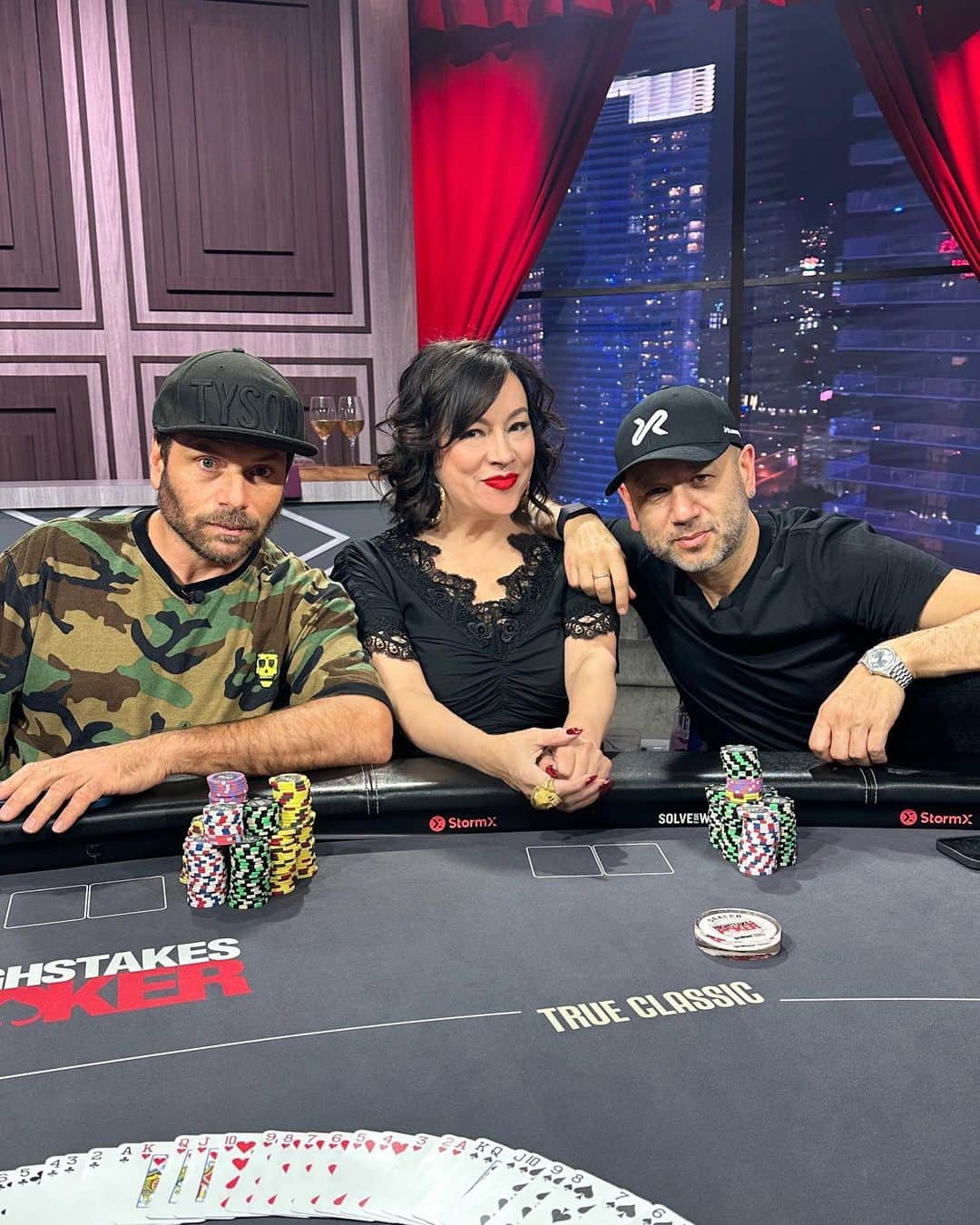 ジェニファー・ティリーさんのインスタグラム写真 - (ジェニファー・ティリーInstagram)「Filming some more episodes of #HighStakesPoker with @rob_yong_ and #ricksalomon.  @pokergo #poker #Vegas」4月26日 3時13分 - jennifertilly