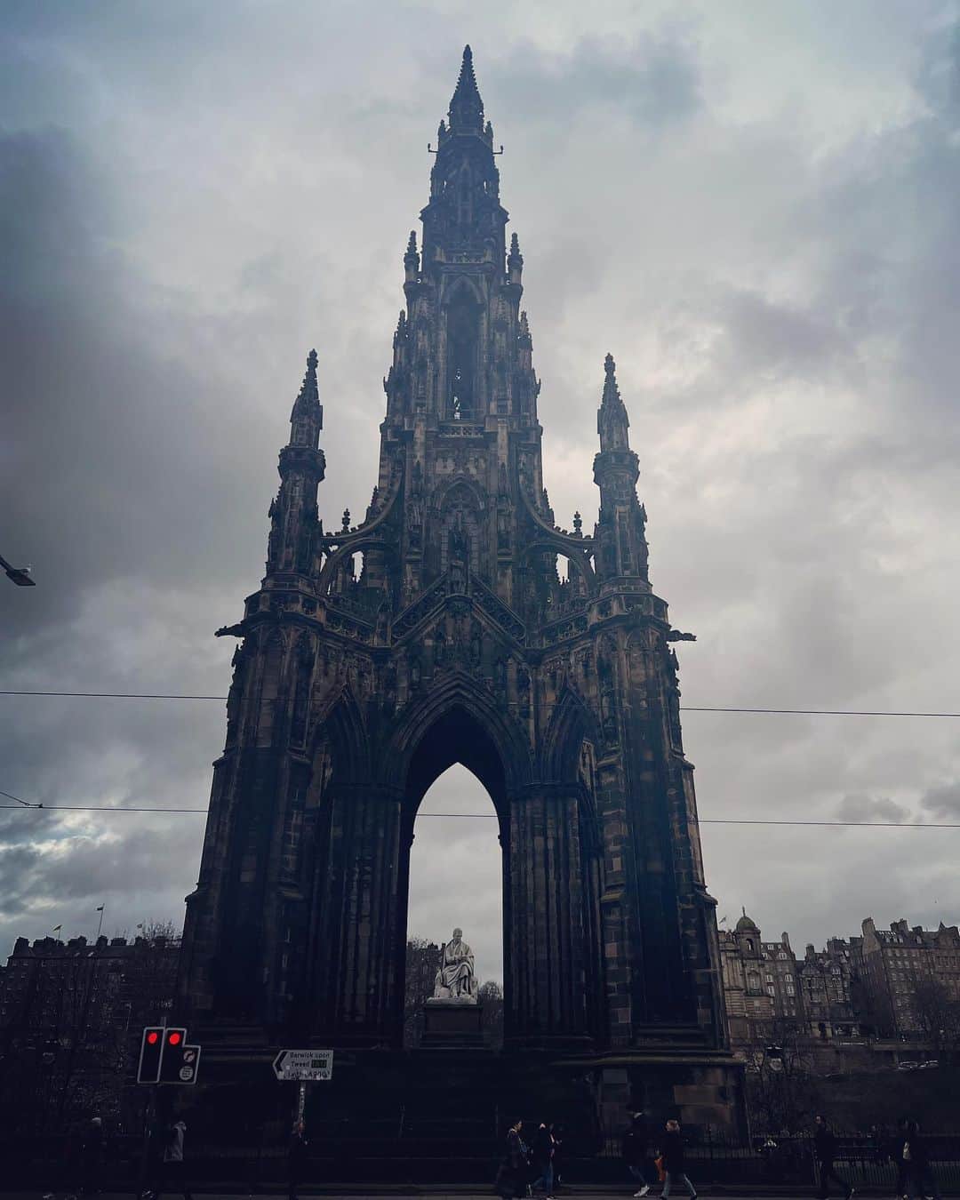 アンジー・ハーモンのインスタグラム：「I absolutely ADORE Scotland!🏴󠁧󠁢󠁳󠁣󠁴󠁿  #blessed #grateful #Scotland」