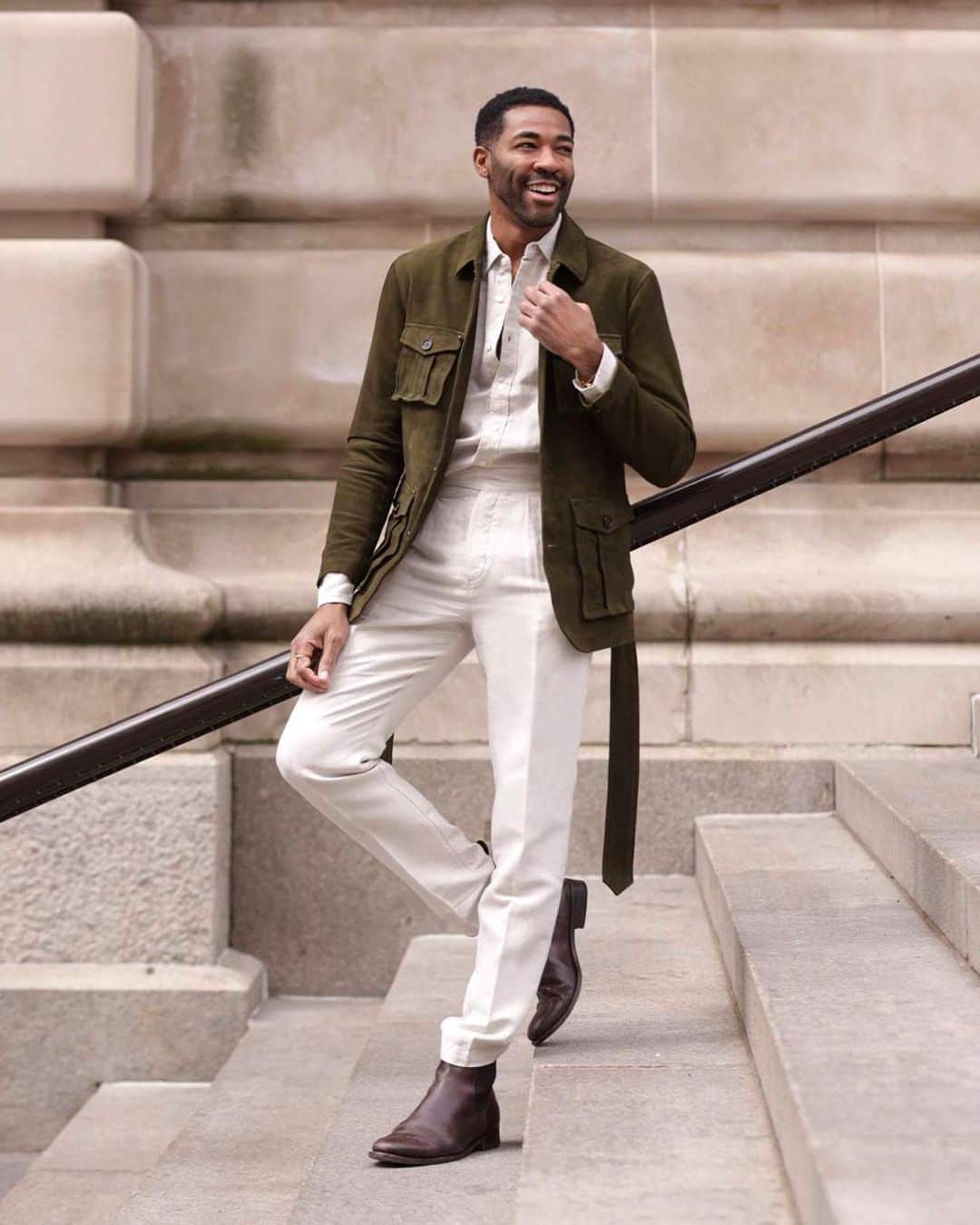 Banana Republic のインスタグラム：「Suede for every season — our Heritage Expedition Jacket on @ryanstylesnyc. #TheBRLook」