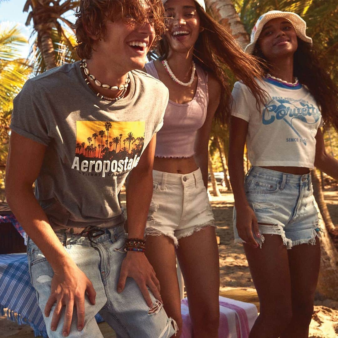 エアロポステールのインスタグラム：「Vacay-ready styles unlocked in our summer shop 🔓☀️ #WearAero」