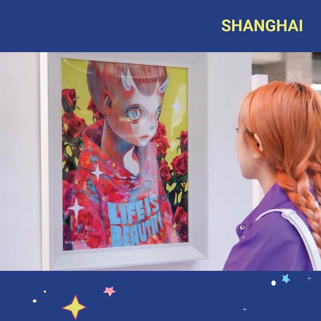 下田ひかりさんのインスタグラム写真 - (下田ひかりInstagram)「Thank you #Shanghai ❤️‼️  @hikarishimoda x @apportfolio x @artelli.official pop-up store & exhibition tour🎉🎉  📍April 24 - May 24, 2023 @ Zhang Garden, Shanghai  📍April 26 - June 20, 2023 @ City of Dreams, Macau ⏰April 28, 2023✏️Signing + meet & greet👋 📍May 1 - 28, 2023 @ Xinyi A13, Taipei  🔗 Shop the collection now! Link in bio!🛍️  Forward Fashion is pleased to announce that Artelli, the Group's pioneering multi-dimensional premium art space, has officially opened in Zhangyuan, Shanghai. As a part of the opening, a new collection of limited editions by contemporary Japanese artist Hikari Shimoda, Children of This Planet, is being showcased simultaneously in Shanghai, Macau and Taiwan for the first time.  As the first stop of the 'Children of This Planet', Zhang Garden in Shanghai unveils an unprecedented debut of Hikari Shimoda’s towering 2-meter-tall art installation and an exclusive selection of limited edition artworks set to launch on April 24, 2023. Among the exclusives are 20 individually crafted 1.6-meter-tall sculptures, each boasting a unique color scheme. In addition, fans can discover small-scale sculptures of Shimoda's characters, measuring 15cm each, and prints. On April 28th, Hikari Shimoda will hold her first meet and greet with fans in Macau.   📲Follow for more details: @artelli.official  @apportfolio @hikarishimoda   For audiences interested in the viewing and art collections, they can follow Artelli's official WeChat account or visit official website: www.artelli-meta.com for more information.  #hikarishimoda #apportfolio #china #macau #taipei #art #contemporaryart #limitededition」4月26日 4時10分 - hikarishimoda