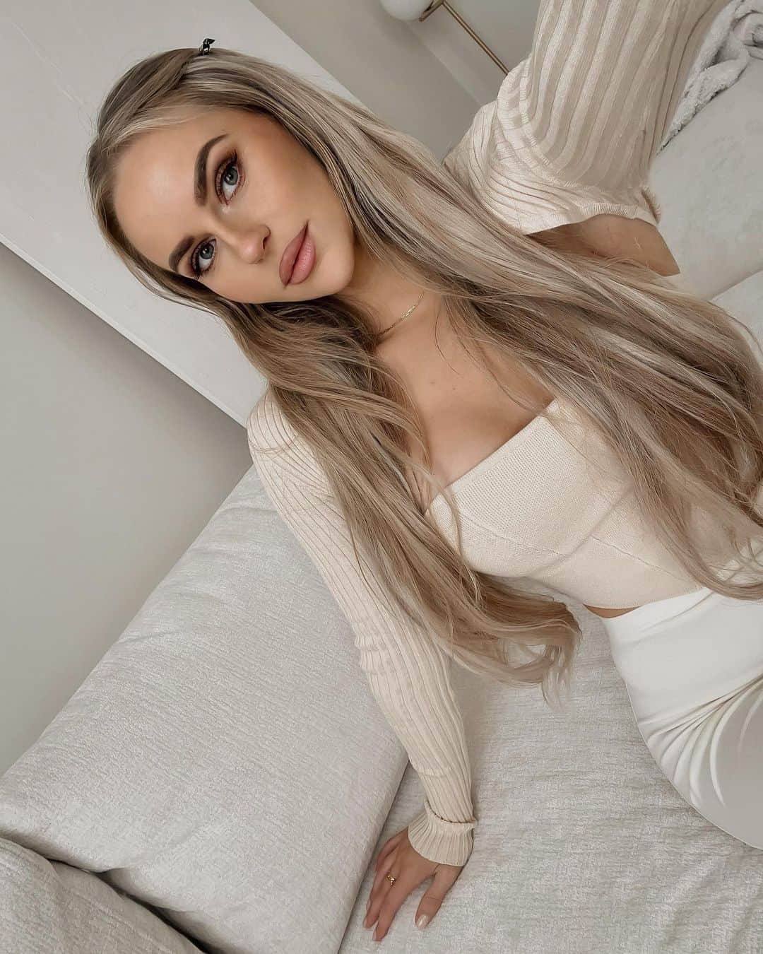 Anna Nyströmのインスタグラム：「🤍🤍」