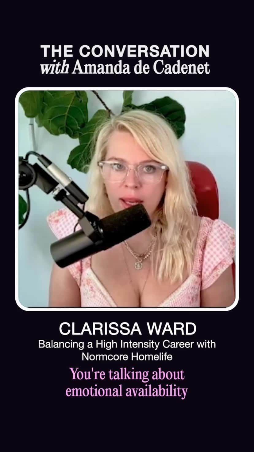 アマンダ・デ・カディネットのインスタグラム：「Ever wondered what its like being on the front line of a war ? Well Clarissa Ward knows first hand and and shares some terrifying and wonderful stories on this weeks episode of @TheConversation. Listen NOW wherever you get your pods.  #TheConversationPodcast #WarCorrespondent #Journalism #WarZone #WomeninJournalism #ClarissaWard」