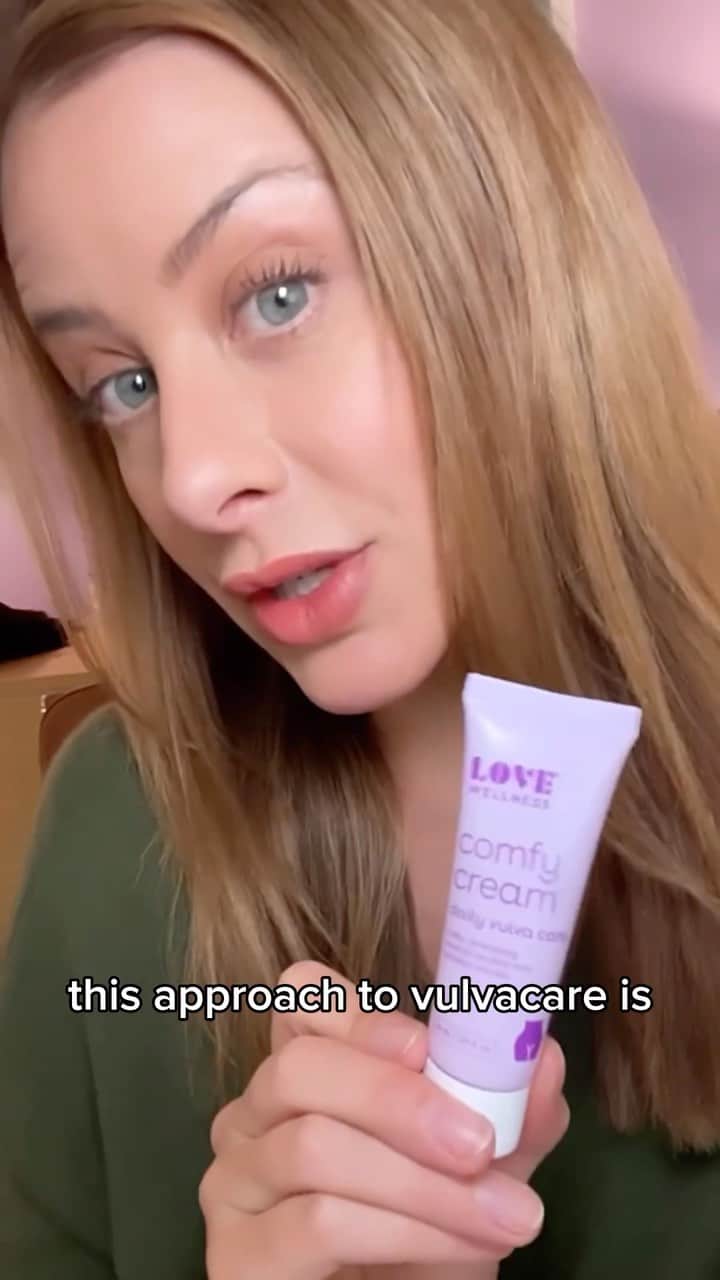 ロー・ボスワースのインスタグラム：「Completing your Skincare for Down There routine with our brand-new Comfy Cream! Try our doctor-developed moisturizer that keeps the vulva and bikini area silky and smooth today 💜  PS: FREE shipping on all Love Wellness orders starting today and tomorrow only!」