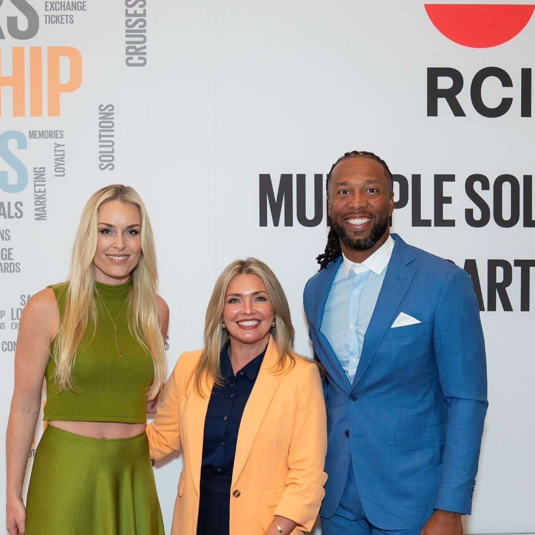 リンゼイ・ボンさんのインスタグラム写真 - (リンゼイ・ボンInstagram)「Had an absolute blast in Orlando hanging with my old friend from Minnesota @larryfitzgerald and my new friends at @rcivacations, attending the American Resort Development Association vacation ownership conference. I've been very fortunate to be able to travel the world, so it was cool to meet with people who help make that happen for others. Who doesn’t love to travel? What trip is on your bucket list?」4月26日 4時34分 - lindseyvonn