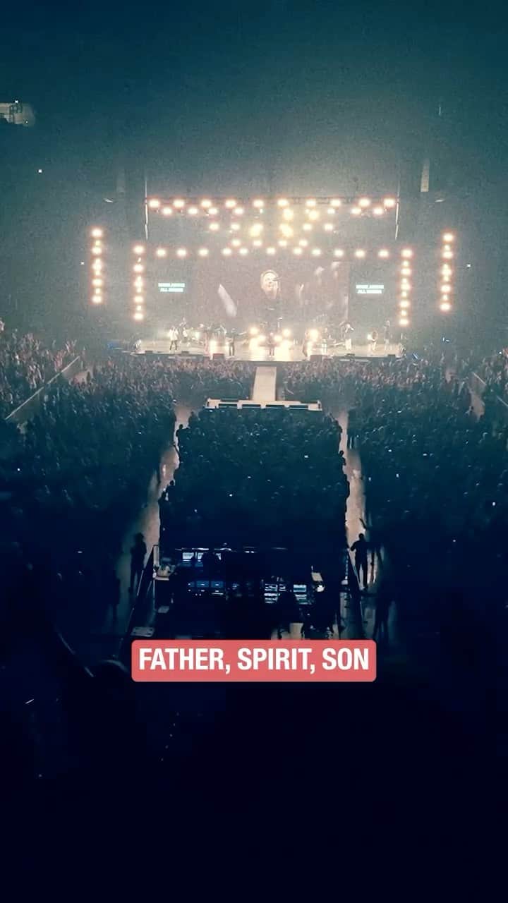 ユナイテッドのインスタグラム：「Age to age He stands And time is in His hands Beginning and the end ❤️‍🔥  #HowGreatIsOurGod (Live from Chicago) is available now on YouTube 🙌」