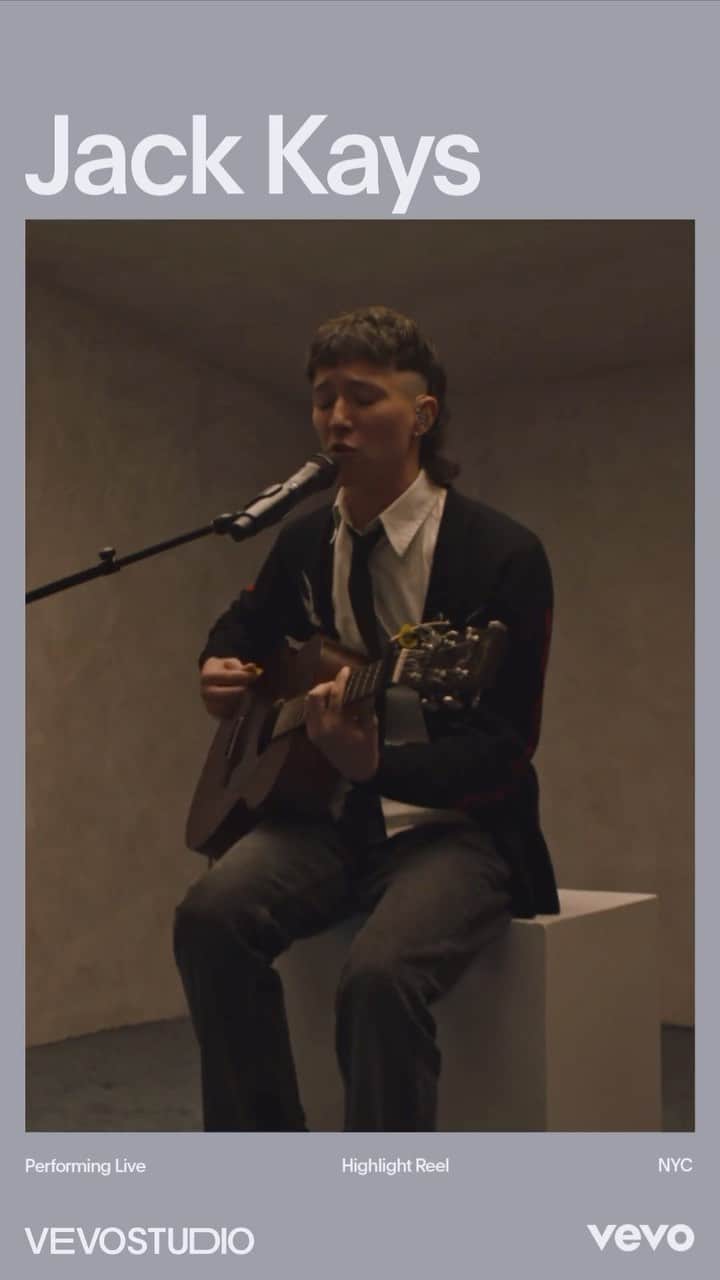 のインスタグラム：「“I’m not here to just make music, I’m here to make an impact,” says @JackKays. Watch the Cincinnati native’s live performance of “Highlight Reel” now! ⠀⠀⠀⠀⠀⠀⠀⠀⠀ ▶️ [Link in bio]」
