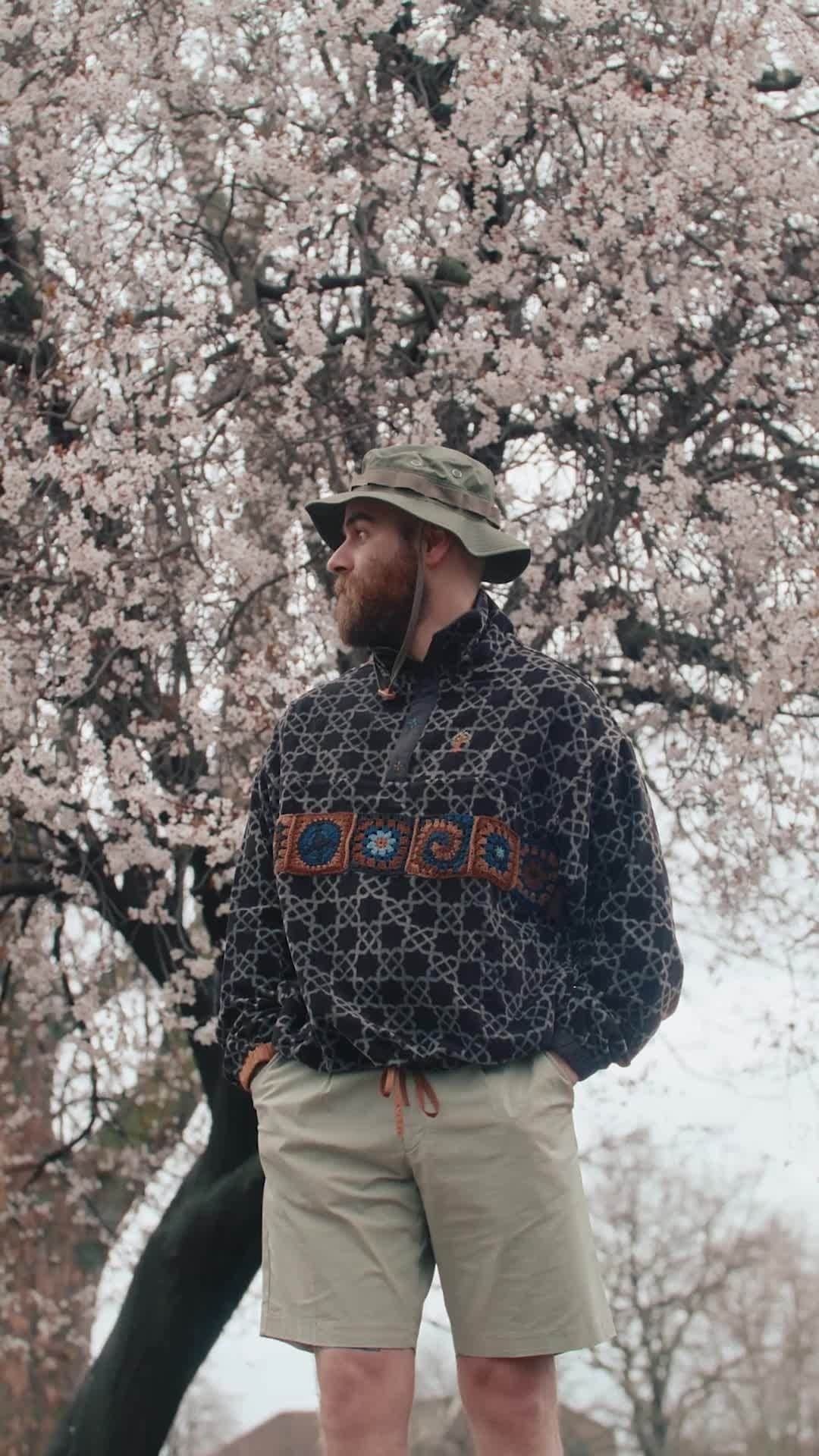 MR PORTERのインスタグラム：「As a painter and a geography teacher, @jonnypaintspainting doesn’t really have a choice but to wear hardwearing, durable clothes. Over the last three-and-a-bit years, he’s developed a style that mixes his sense of humour with two of his passions: hardcore music and the great outdoors.」