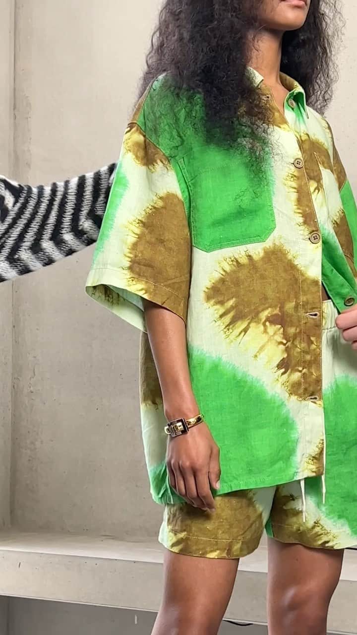 トップショップのインスタグラム：「SPRING/ SUMMER// TOPSHOP/// 23 Behind the scenes on our latest shoot.」