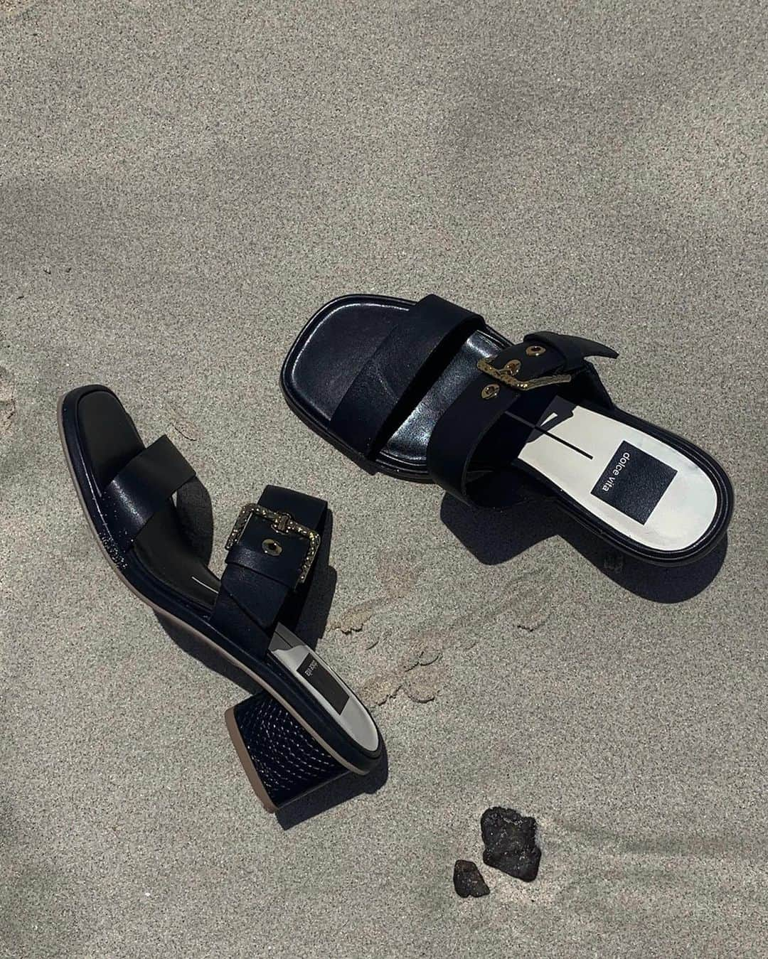 ドルチェヴィータさんのインスタグラム写真 - (ドルチェヴィータInstagram)「Not just your average sandals」4月26日 5時55分 - dolcevita