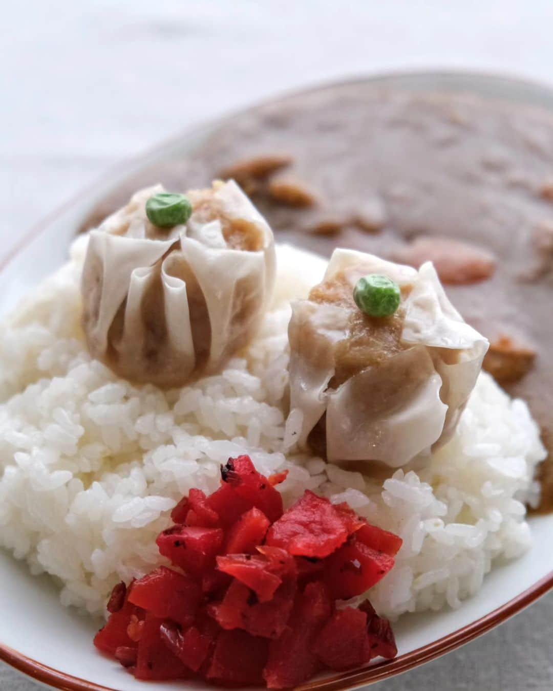 わたをさんのインスタグラム写真 - (わたをInstagram)「シウマイカレー🍛  今朝の徳島は大雨だから 散歩は雨が止んでからね🐾  #おうちごはん #朝ごはん #カレー #カレーライス #シウマイ #シウマイカレー #Yummy #Delicious #Japan #japanesefood #breakfast」4月26日 6時49分 - watao.n