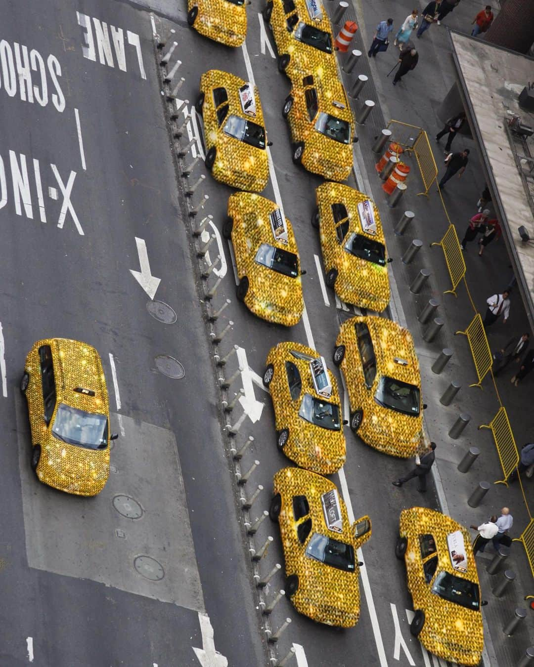 ニコールミラーさんのインスタグラム写真 - (ニコールミラーInstagram)「In a world full of Uber and Lyft, sometimes you just can't beat a taxi ride 🚕  #newyorkcitylife #yellowcab #taxi」4月26日 6時52分 - nicolemillernyc