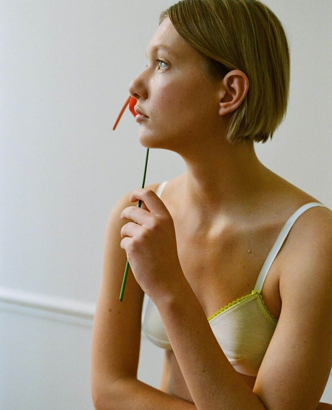 のインスタグラム：「Clementine in the softest organic cotton bralette, Antonia 🌷⁠ #ColorByAraks #OrganicCotton #SlowFashionMovement」