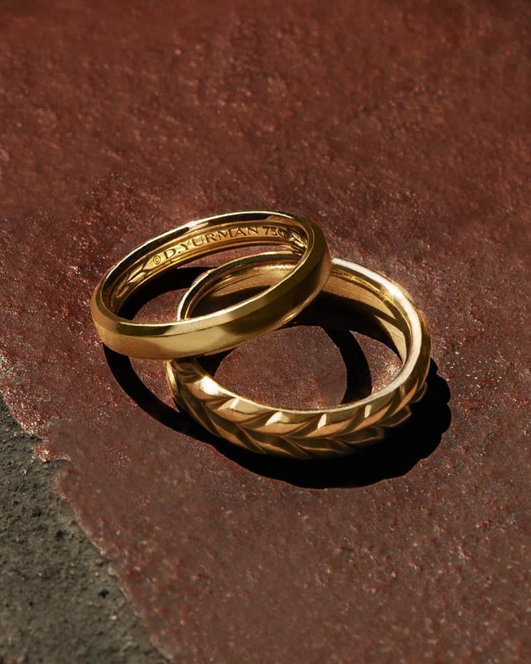 デビッドヤーマンのインスタグラム：「Bands of gold: our 18K Streamline® and Chevron rings are crafted with the highest standards to withstand everyday wear.  #DavidYurman #ring」