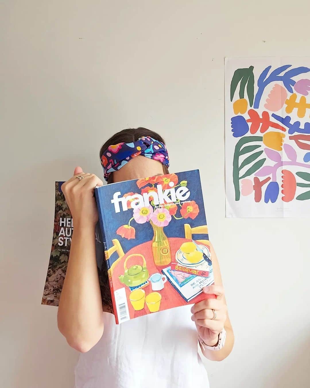 frankie magazineのインスタグラム：「picture perfect moments snapped by @oopamelb, featuring last issue's sweet poster by @claire__ritchie⁠ ⁠ get your copy of the current issue from your local stockist today  #frankieinthewild⁠」