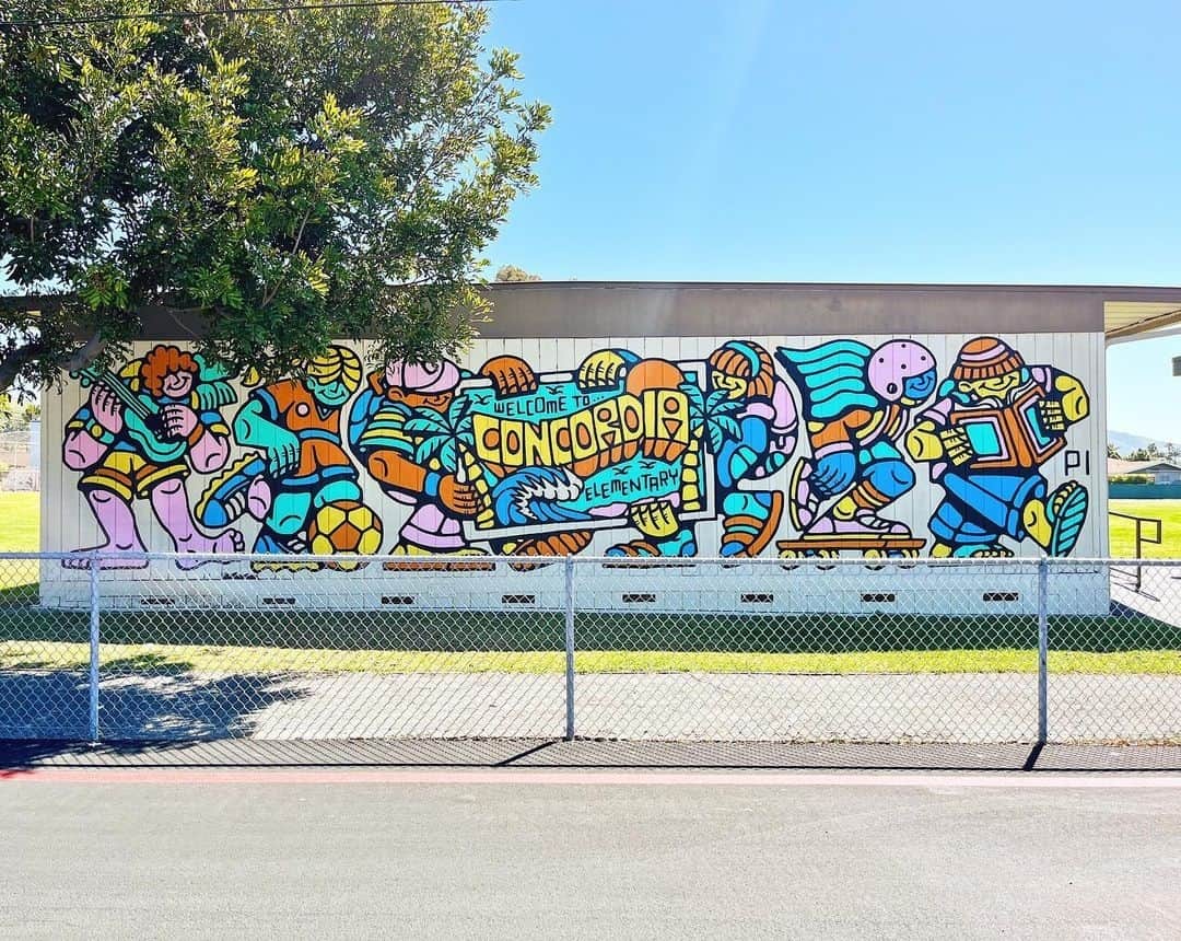 Stanceのインスタグラム：「Recently our #punksandpoets @_djjavier wrapped up a big mural project at Concordia Elementary in our hometown of San Clemente.⁠ ⁠ The murals throughout the campus celebrate and focus on the uniqueness in every student (from their skin color, how they look, what they like) but together creating a mosaic of color and personalities. 🎨👏⁠ ⁠ More on DJ Javier in our link in bio. 🔗⁠ ⁠ #stancesocks #stitcheddifferent」
