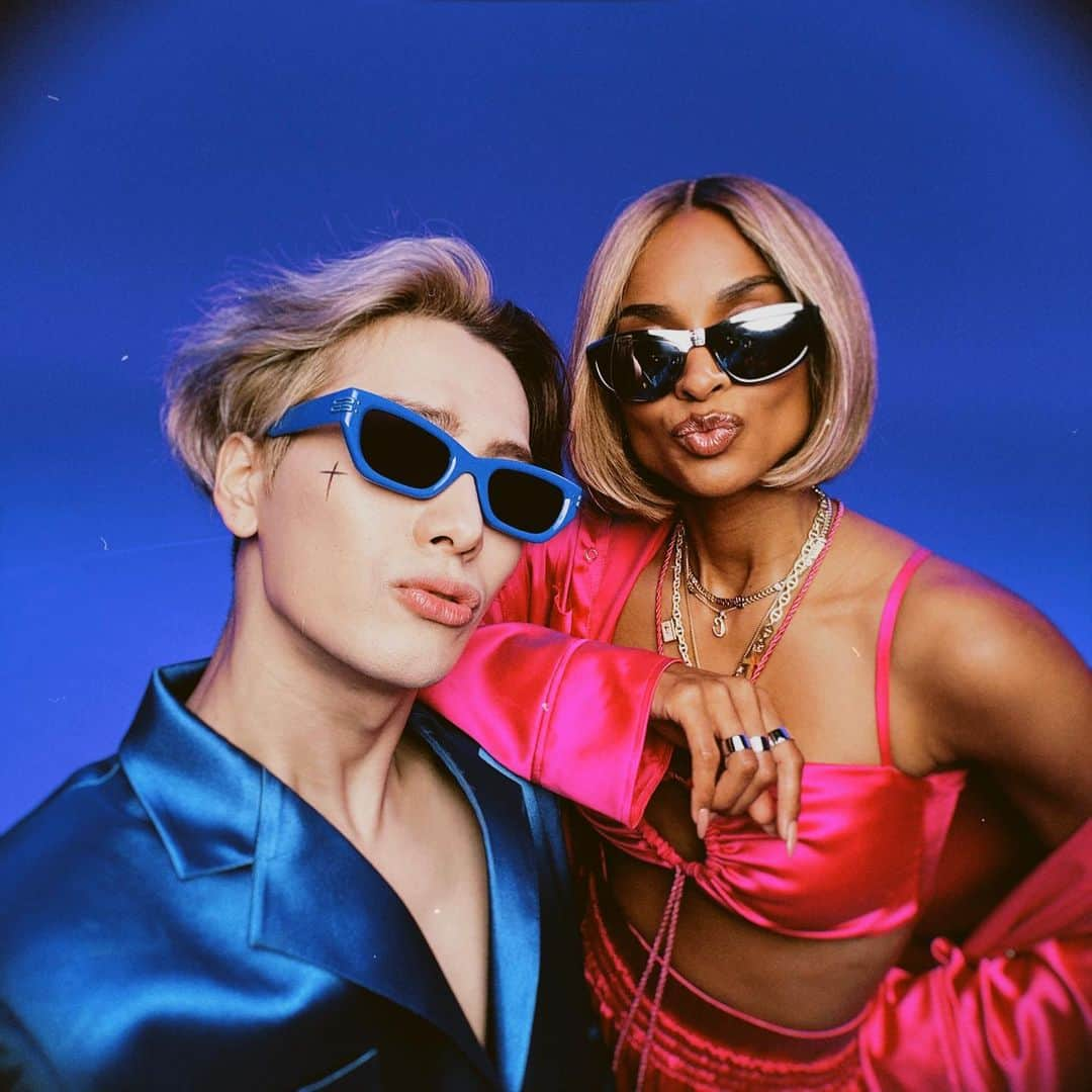 ジャクソンさんのインスタグラム写真 - (ジャクソンInstagram)「Jackson Wang & Ciara - #Slow (Official Music Video) OUT NOW on youtube❤️ . @ciara . Nothing but Inspiration with the legend. Behind the scenes will show how Slow came to life🎬 . LINK IN STORY . #MAGICMAN2 will see you. #JacksonWangandCiara」4月26日 7時22分 - jacksonwang852g7