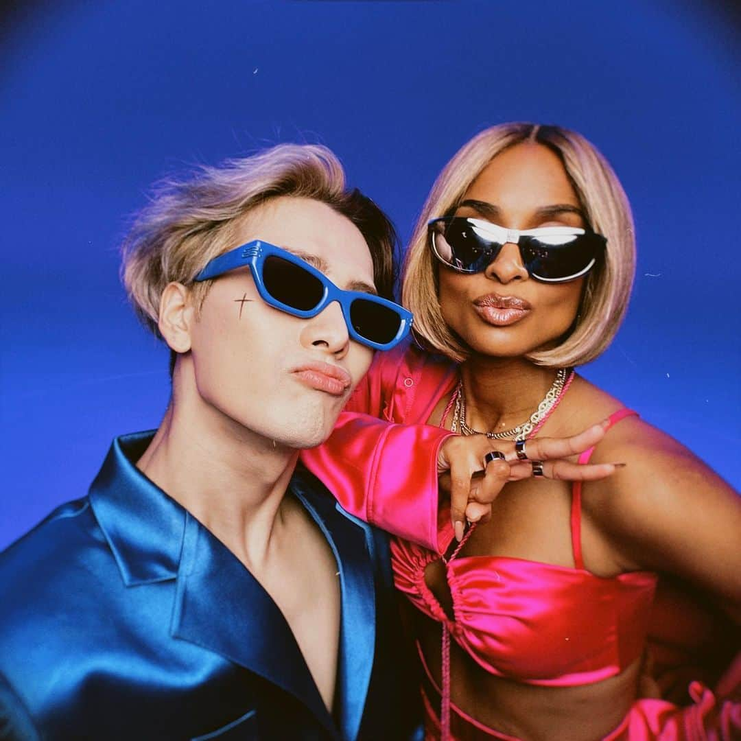 ジャクソンさんのインスタグラム写真 - (ジャクソンInstagram)「Jackson Wang & Ciara - #Slow (Official Music Video) OUT NOW on youtube❤️ . @ciara . Nothing but Inspiration with the legend. Behind the scenes will show how Slow came to life🎬 . LINK IN STORY . #MAGICMAN2 will see you. #JacksonWangandCiara」4月26日 7時22分 - jacksonwang852g7